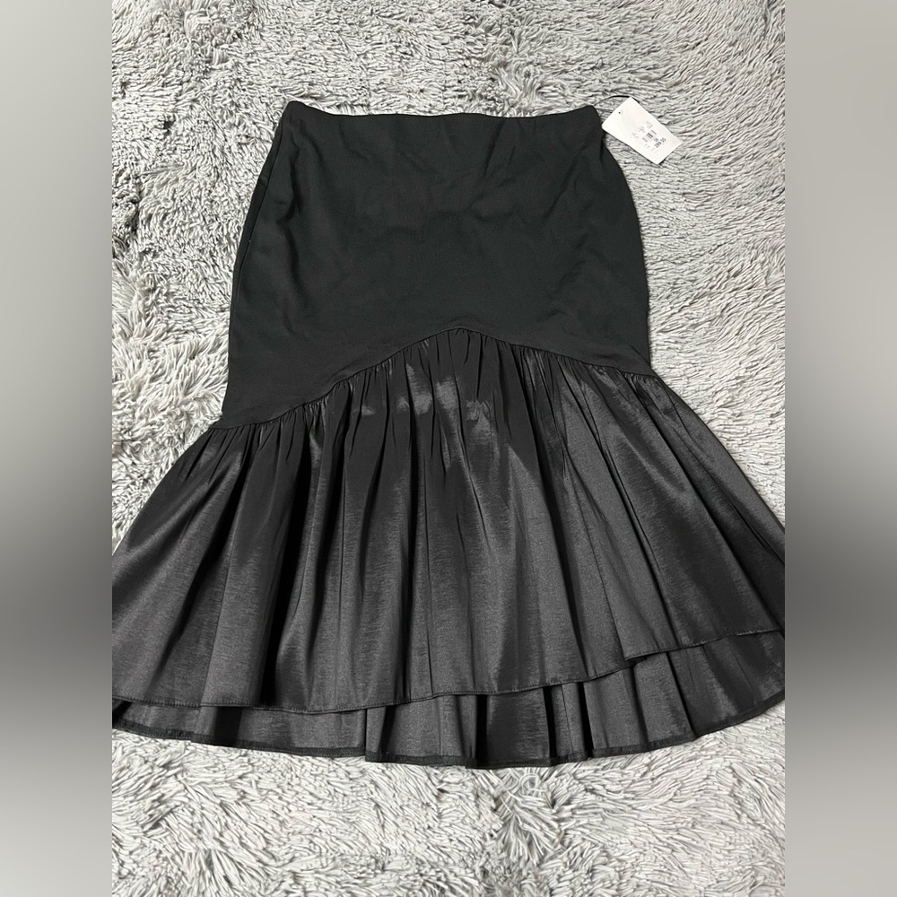 Inwear Women’s Trumpet Skirt Size 36 NWT